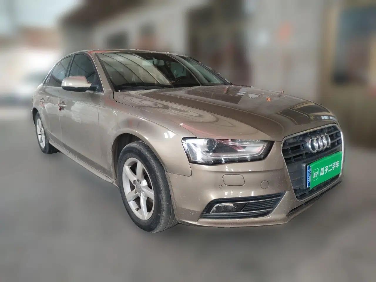 Audi A4L 2013 35 TFSI Automatic Comfort Model — миниатюра 3