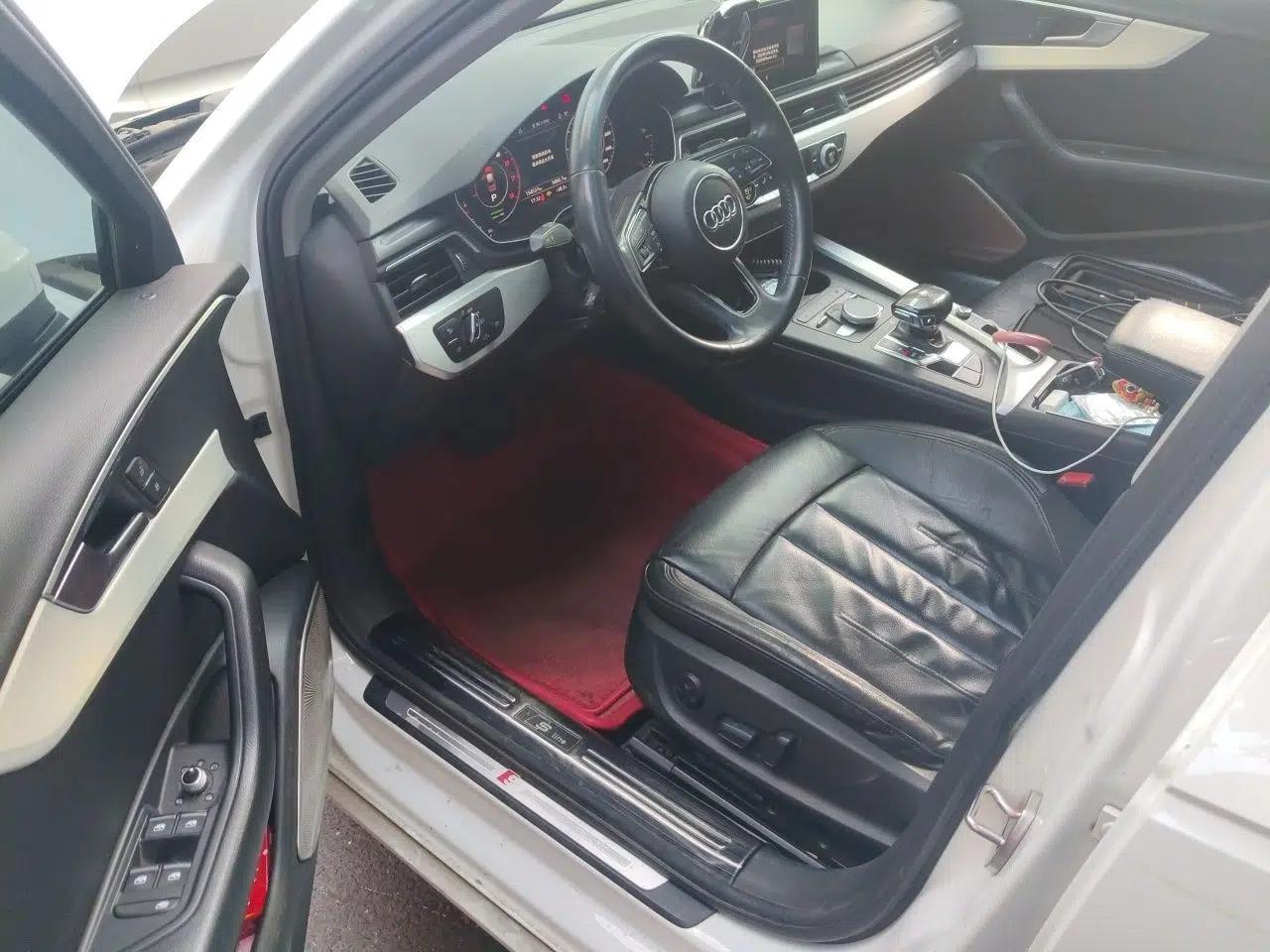 Audi A4L 2018 30th Anniversary Edition 40 TFSI Fashion Model — миниатюра 16