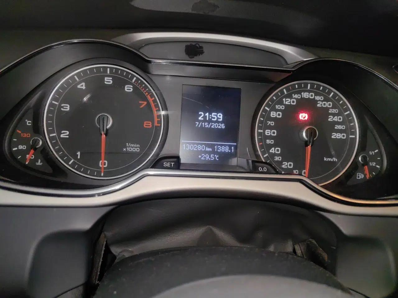 Audi A4L 2013 35 TFSI Automatic Standard Model — миниатюра 11