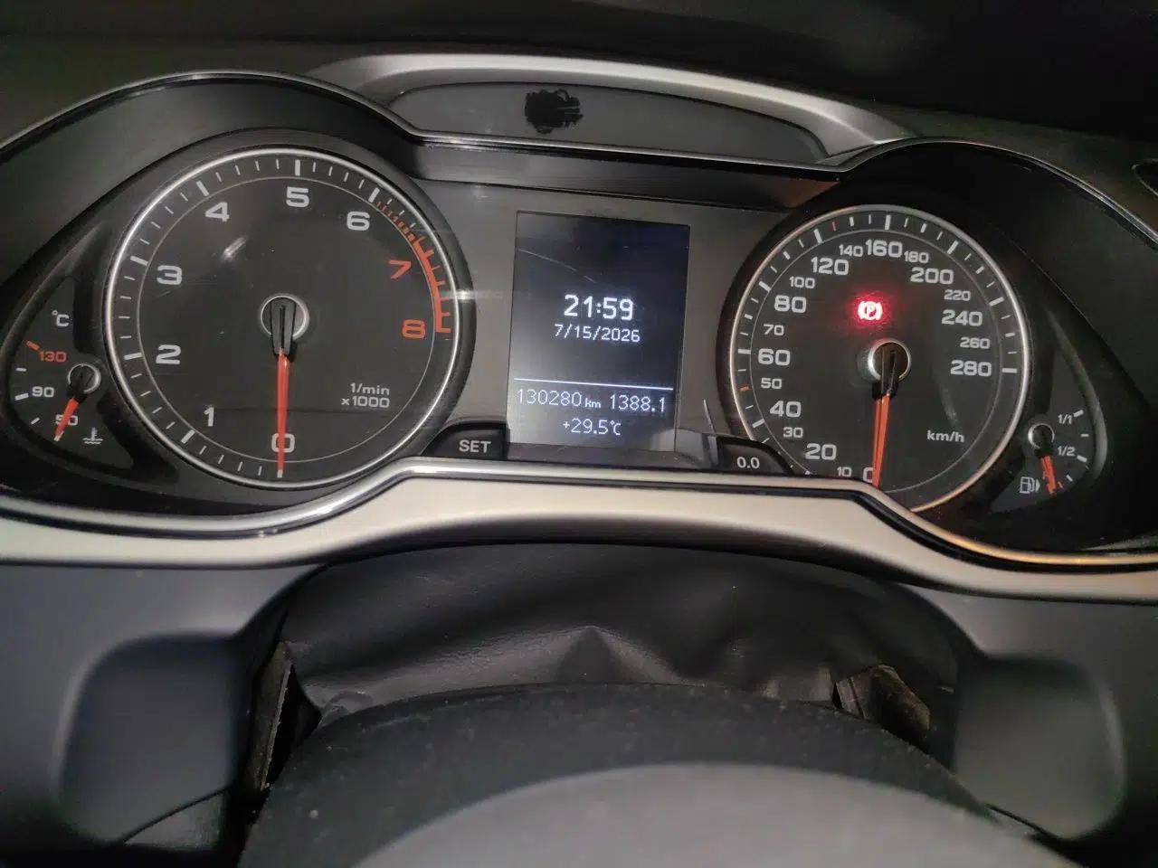 Audi A4L 2013 35 TFSI Automatic Standard Model — миниатюра 12