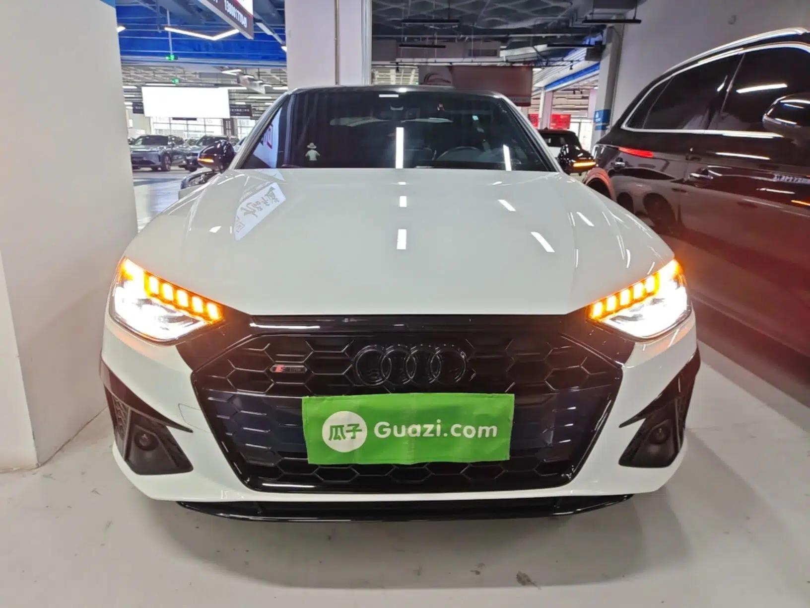 Audi A4L 2022 40 TFSI Luxury Dynamic Model — миниатюра 2