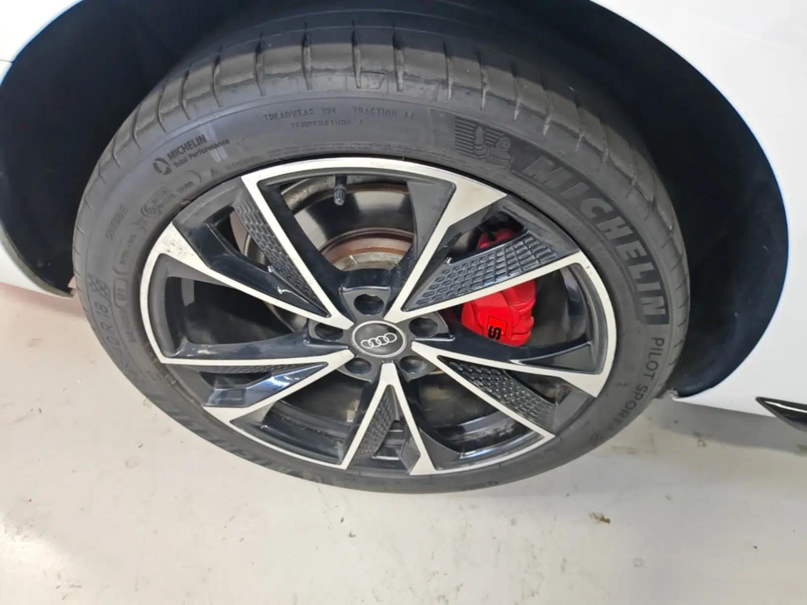 Audi A4L 2022 40 TFSI Luxury Dynamic Model — миниатюра 11