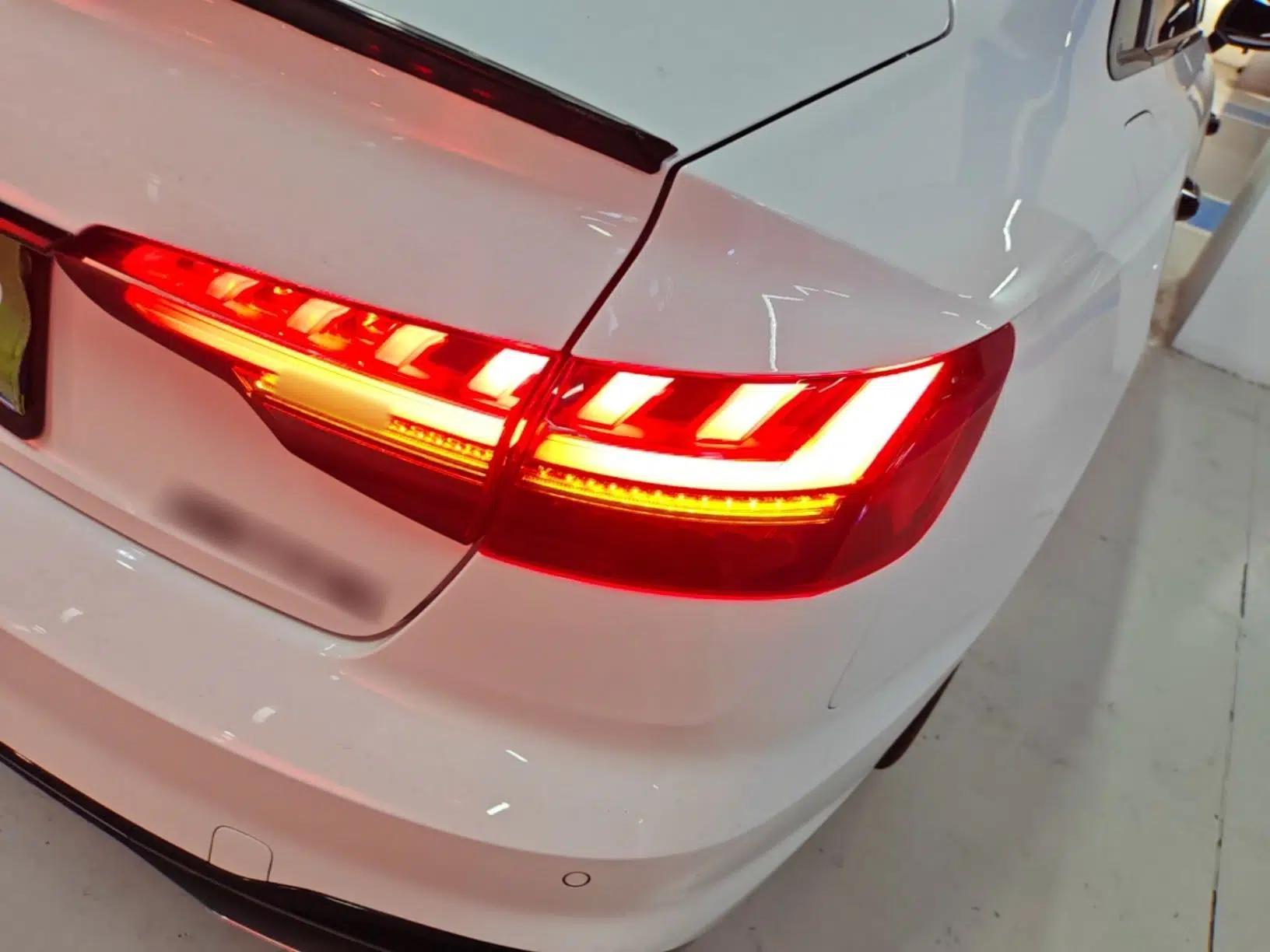 Audi A4L 2022 40 TFSI Luxury Dynamic Model — миниатюра 14