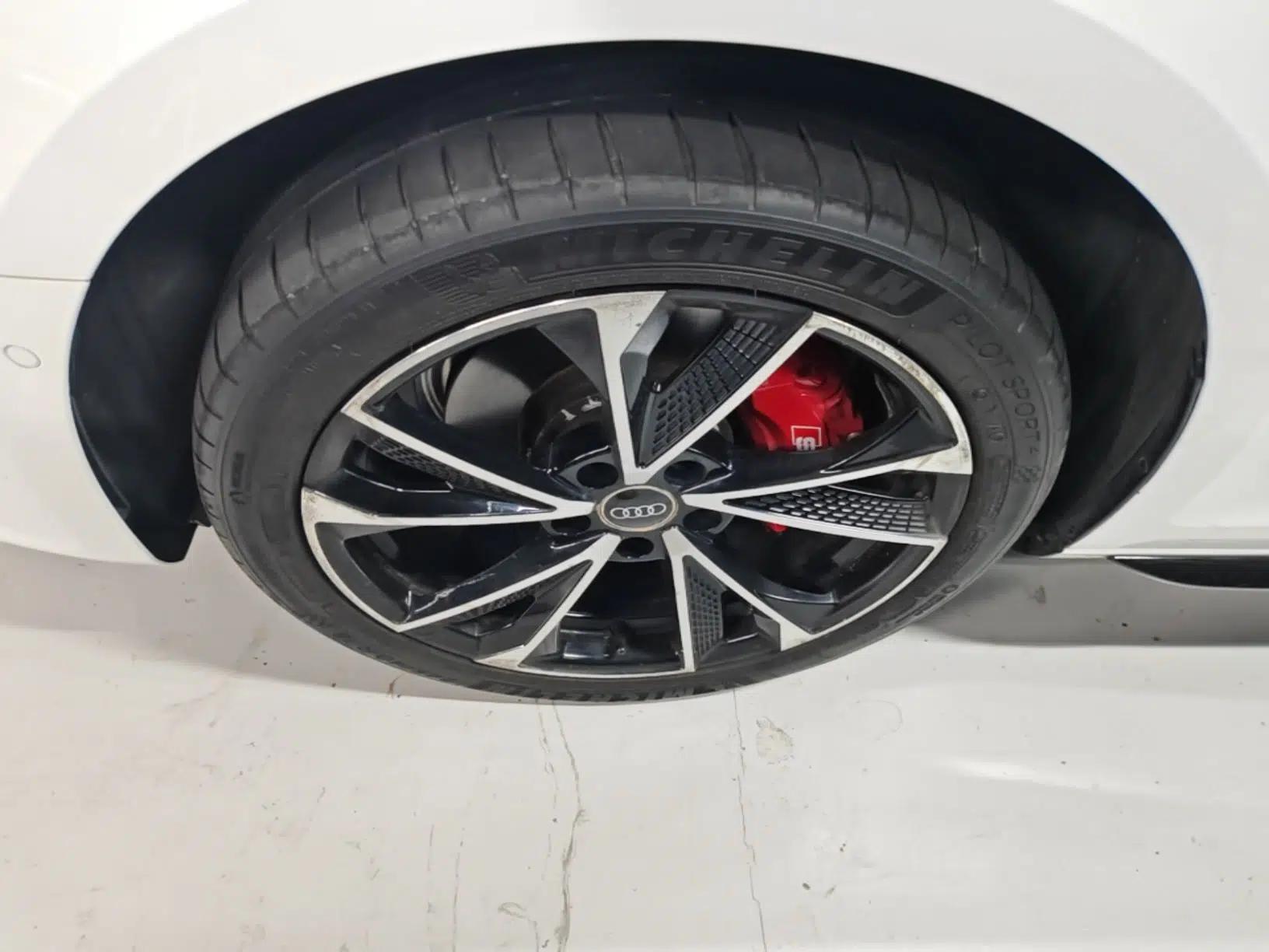 Audi A4L 2022 40 TFSI Luxury Dynamic Model — миниатюра 10