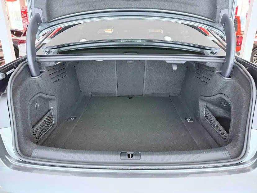 Audi A4L 2020 40 TFSI quattro Luxury Dynamic Model — миниатюра 13