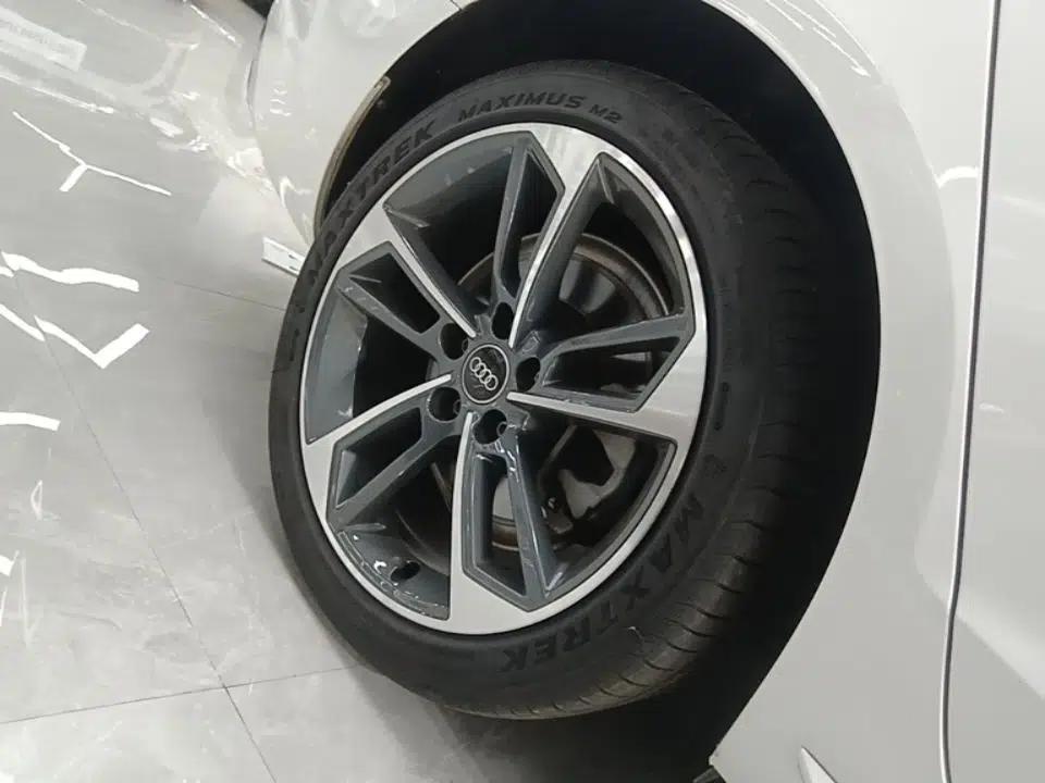 Audi A4L 2022 40 TFSI Fashion Dynamic Model — миниатюра 11