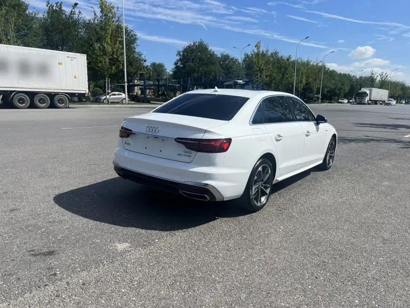 Audi A4L 2022 40 TFSI Fashion Dynamic Model — миниатюра 6