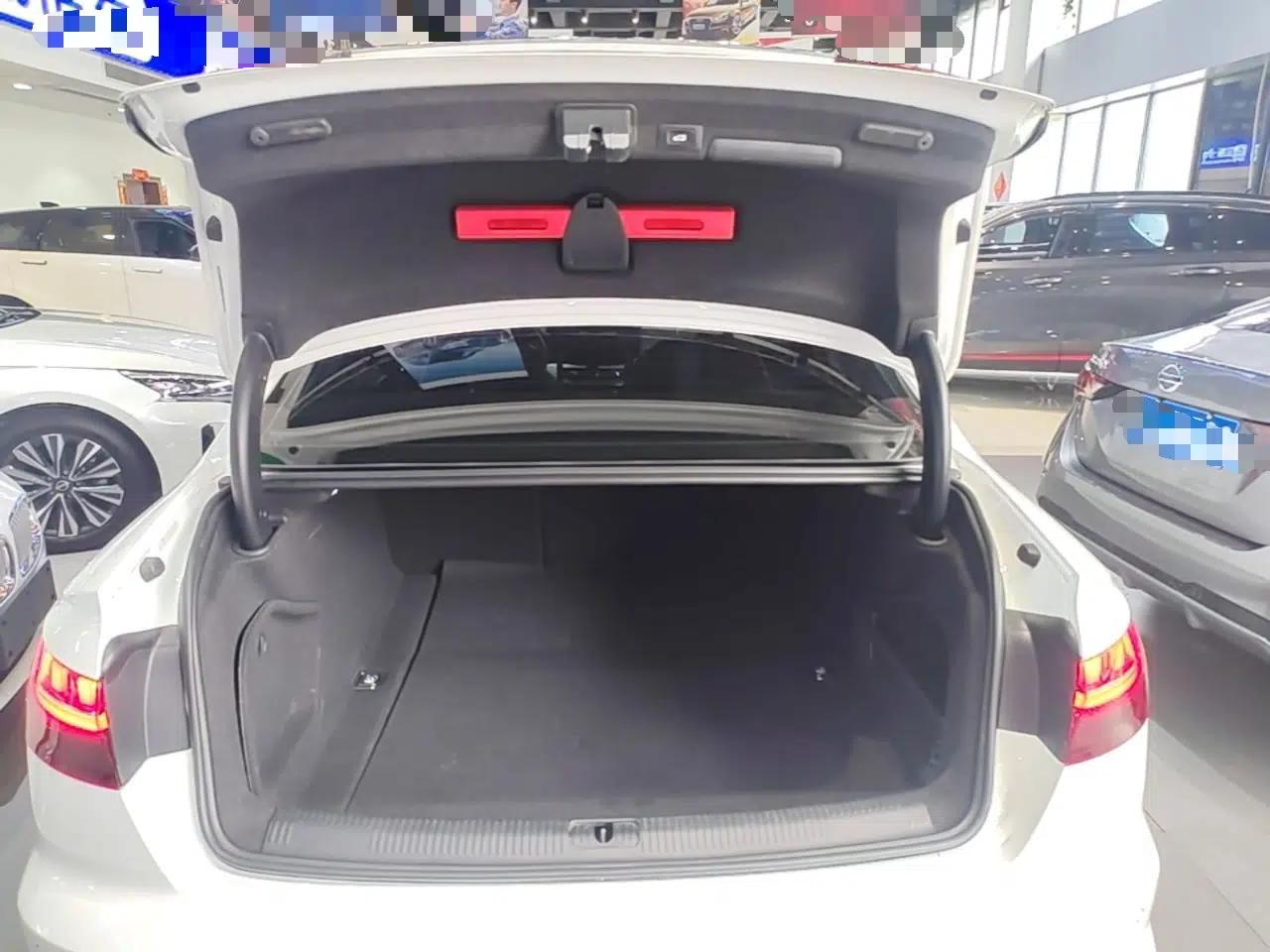 Audi A4L 2024 40 TFSI Fashion Dynamic Model — миниатюра 22