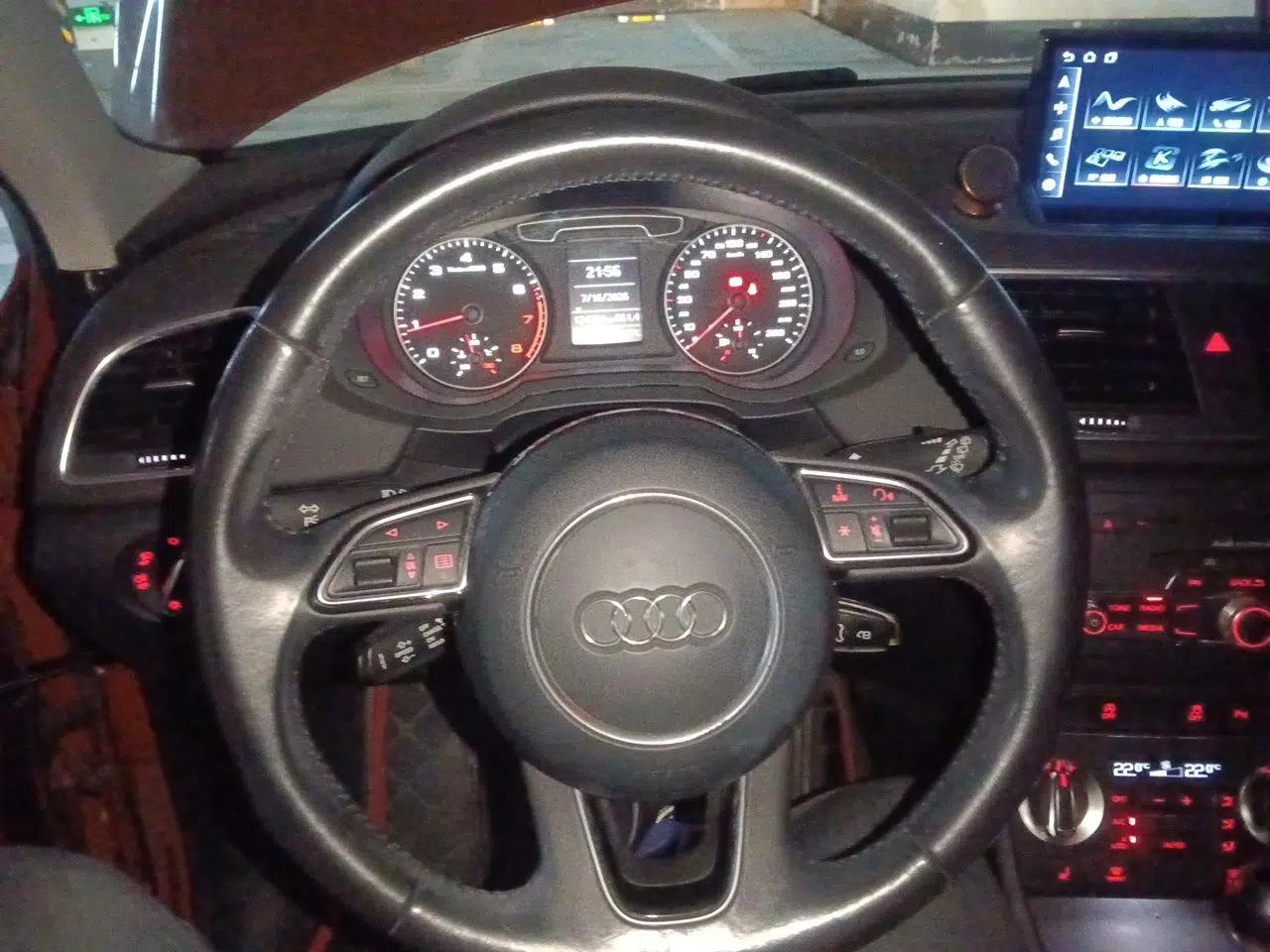 Audi Q3 2015 35 TFSI Comfort Model — миниатюра 10