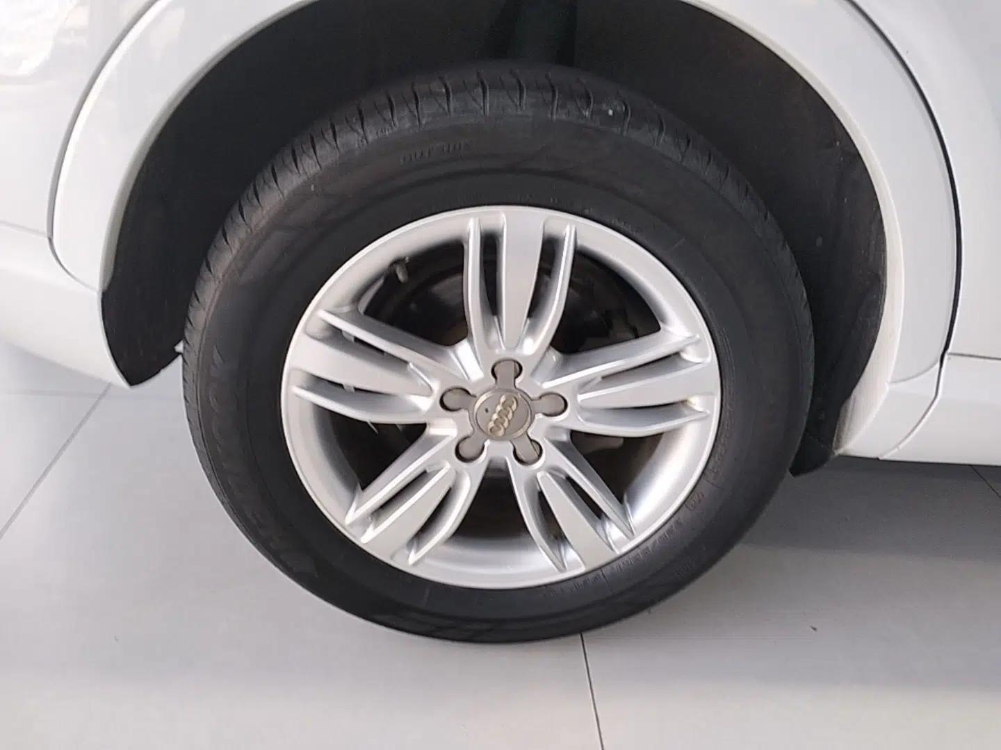 Audi Q3 2015 35 TFSI Comfort Model — миниатюра 11