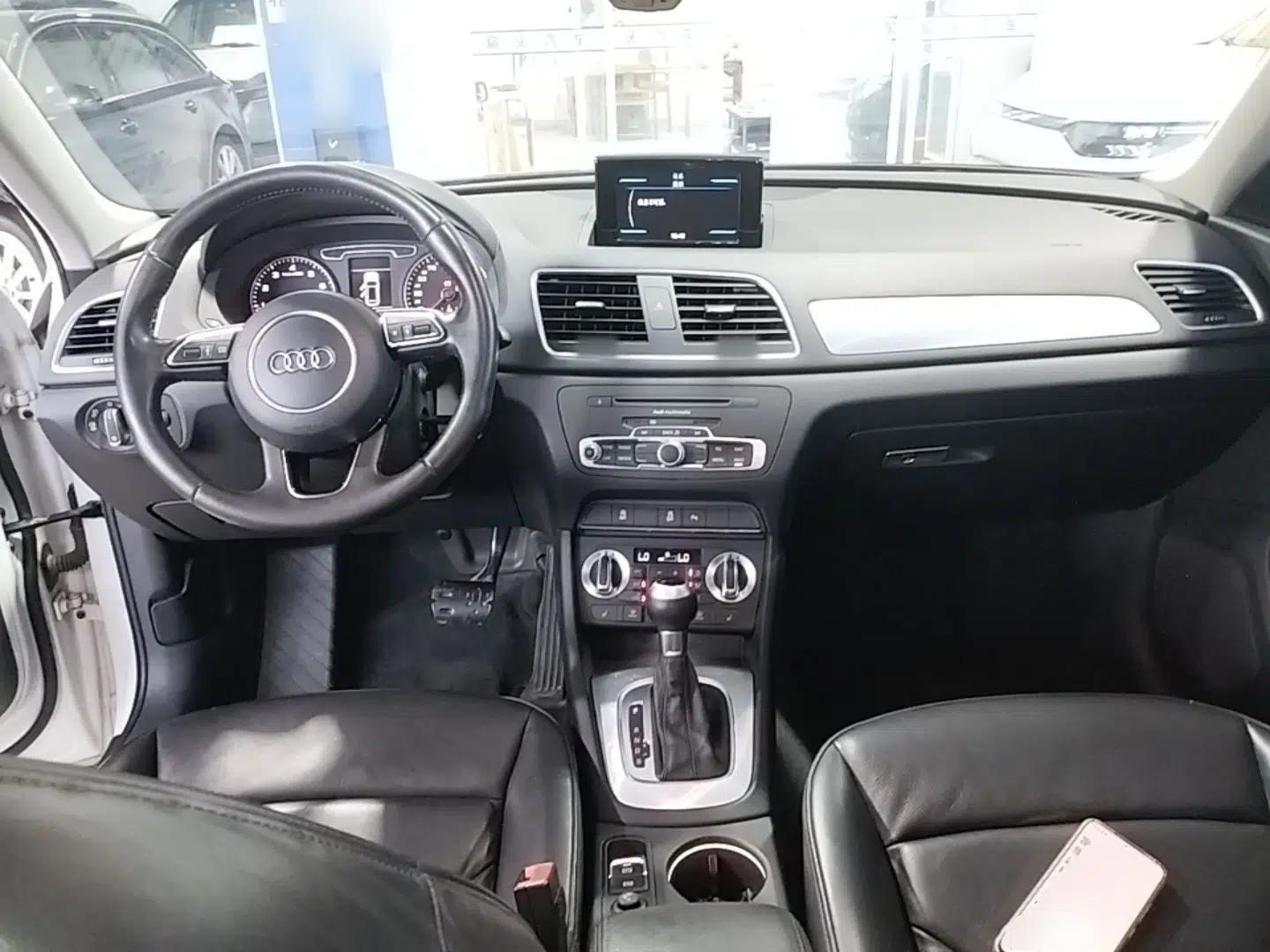 Audi Q3 2015 35 TFSI Comfort Model — миниатюра 12