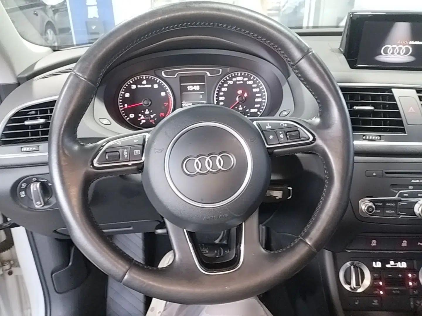 Audi Q3 2015 35 TFSI Comfort Model — миниатюра 13