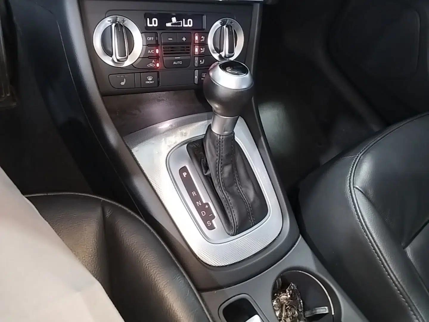 Audi Q3 2015 35 TFSI Comfort Model — миниатюра 16