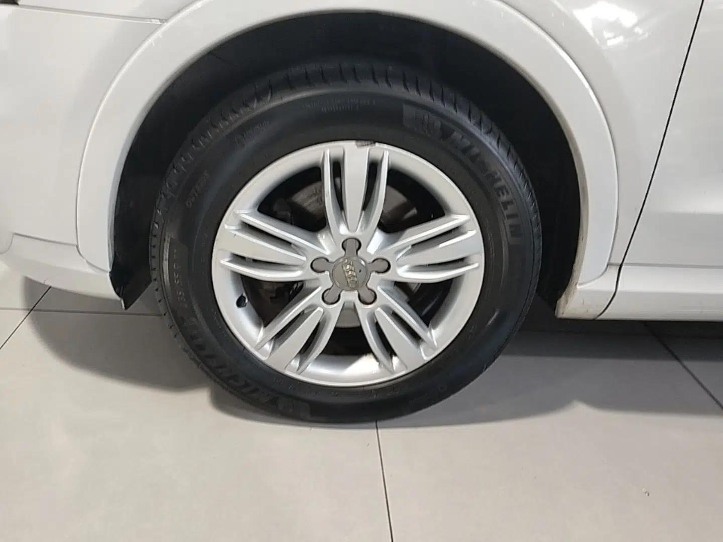 Audi Q3 2015 35 TFSI Comfort Model — миниатюра 10