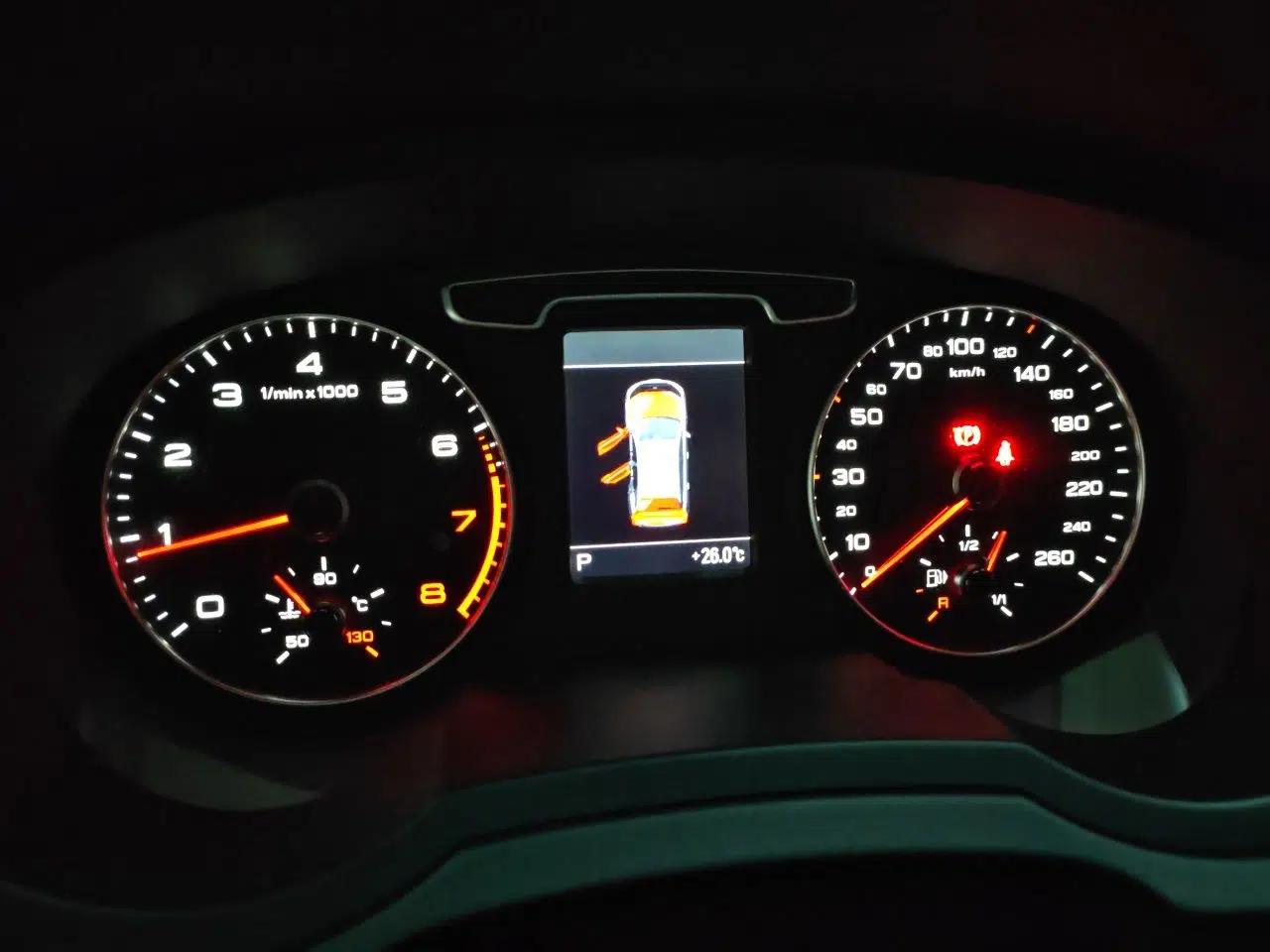 Audi Q3 2013 35 TFSI quattro Comfort Model — миниатюра 11