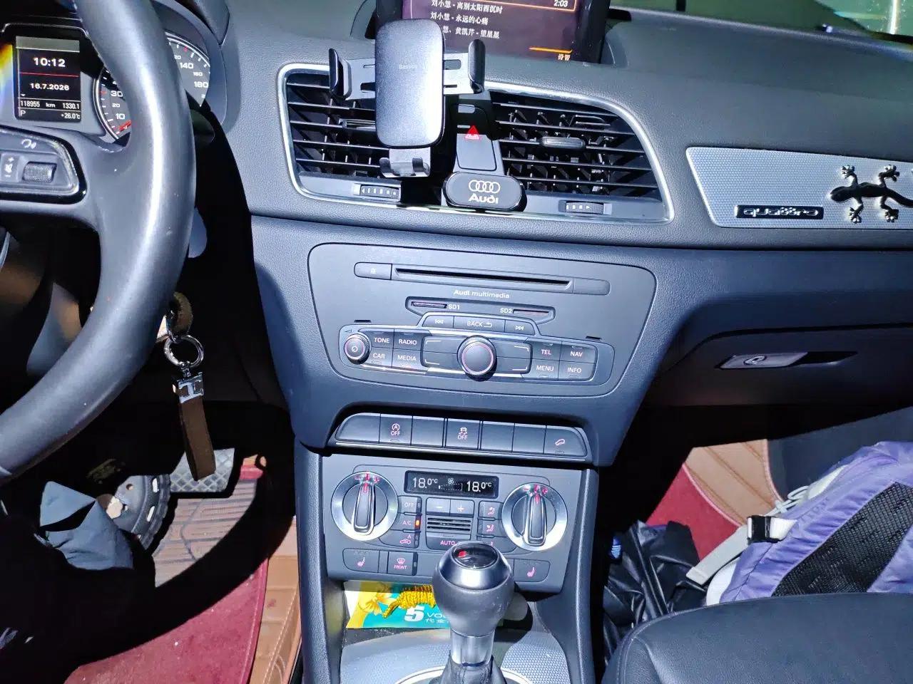 Audi Q3 2013 35 TFSI quattro Comfort Model — миниатюра 13