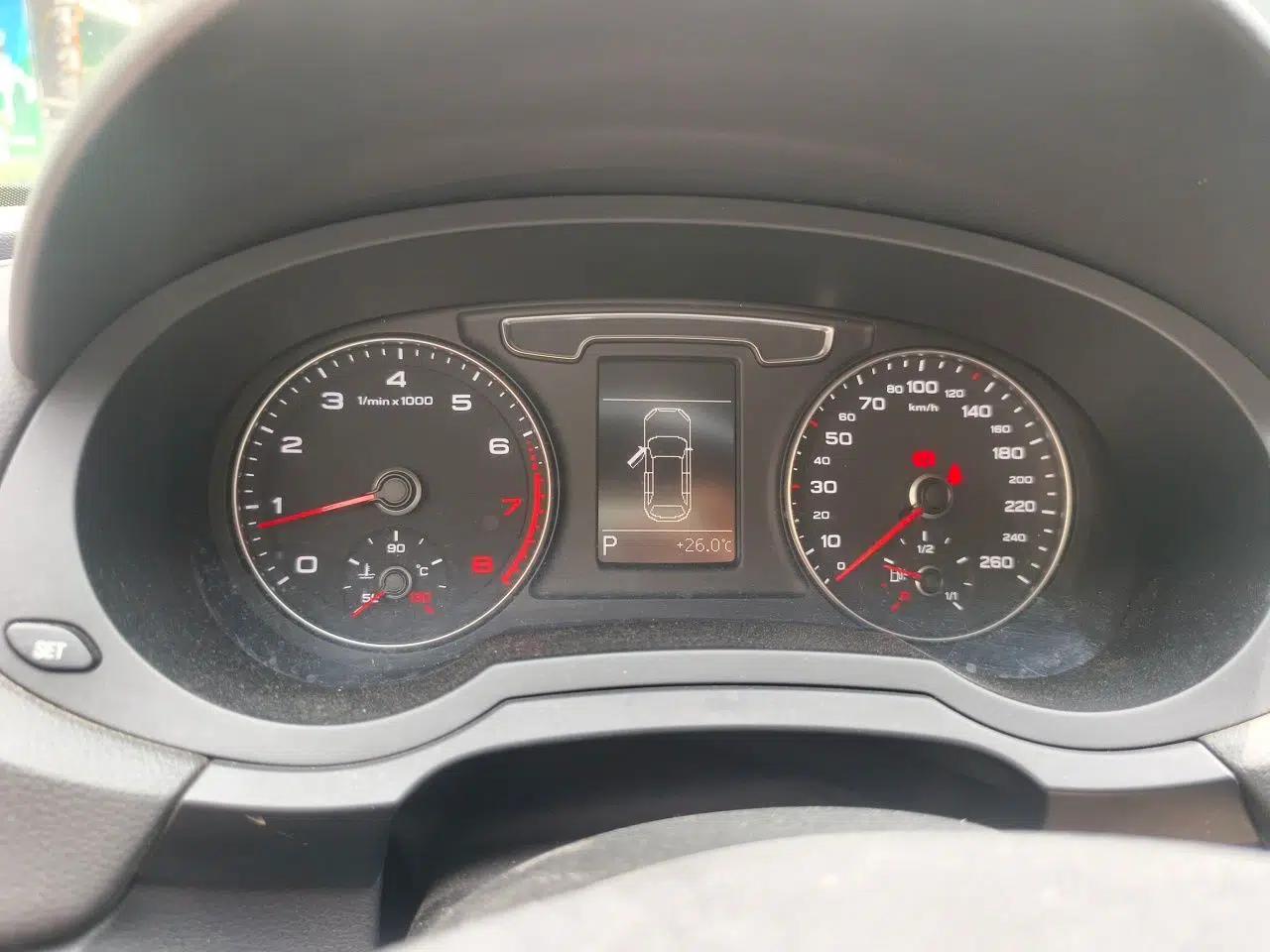 Audi Q3 2016 30 TFSI Standard Model — миниатюра 11