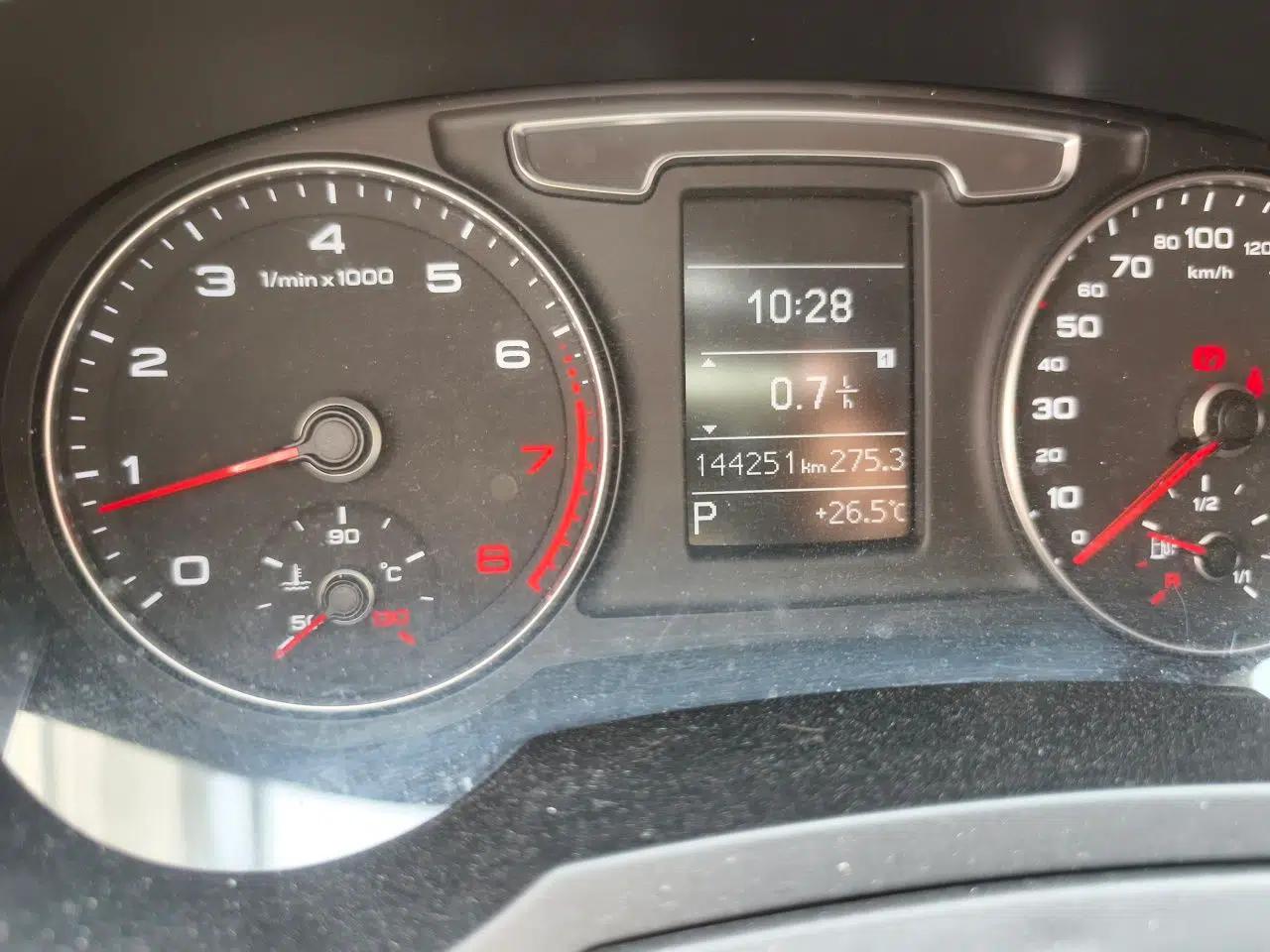 Audi Q3 2016 30 TFSI Standard Model — миниатюра 12