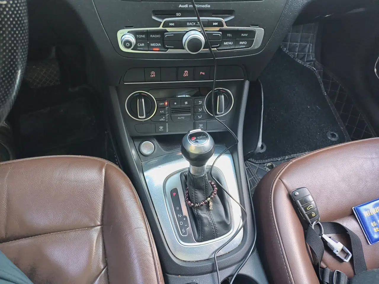 Audi Q3 2018 30th Anniversary Edition 30 TFSI Style Model — миниатюра 14