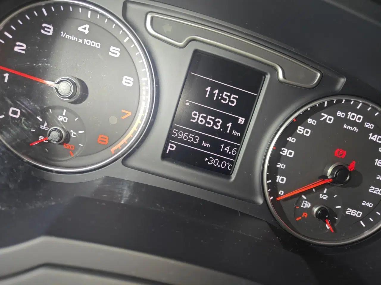 Audi Q3 2015 35 TFSI Comfort Model — миниатюра 12