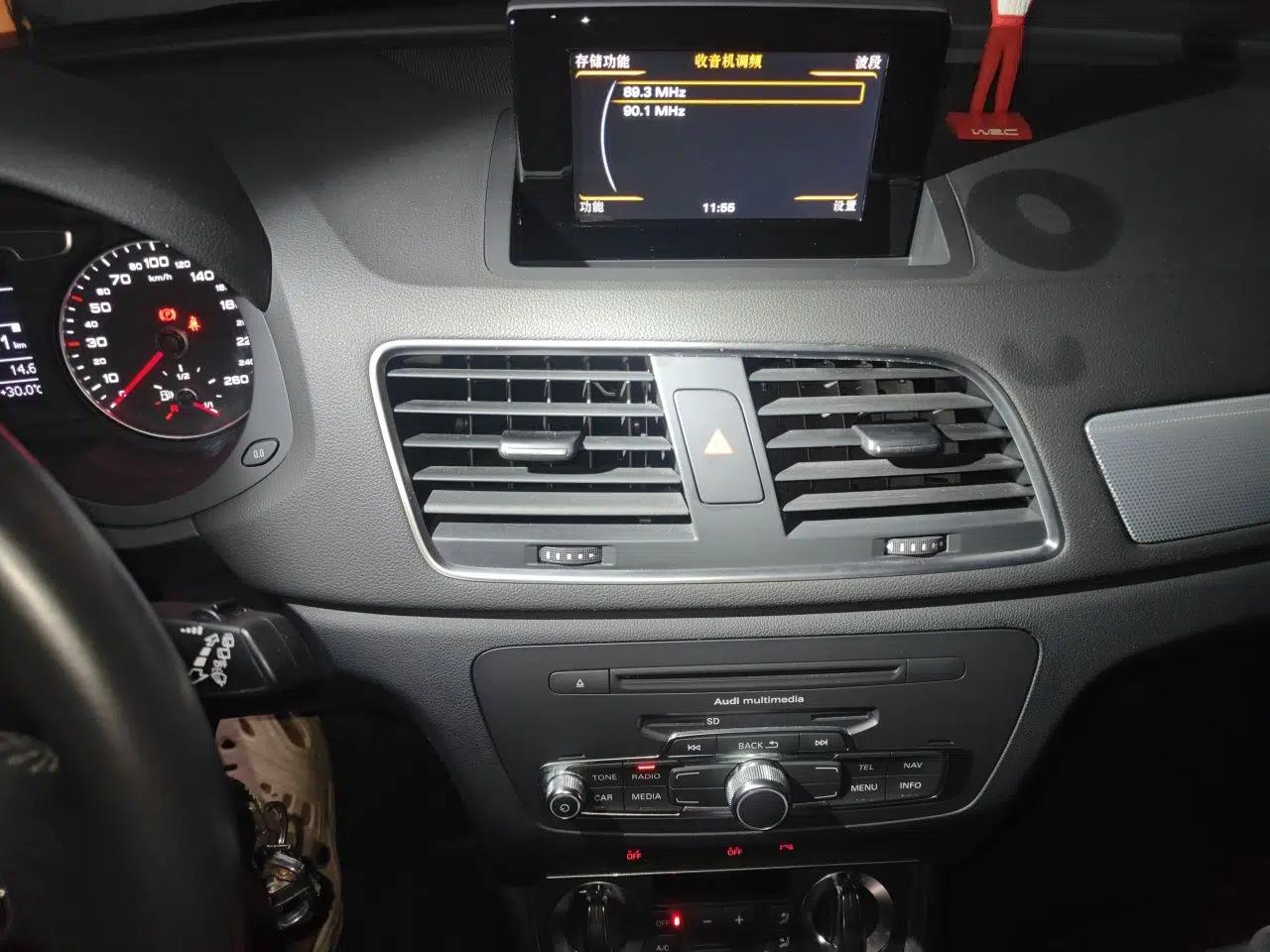 Audi Q3 2015 35 TFSI Comfort Model — миниатюра 13
