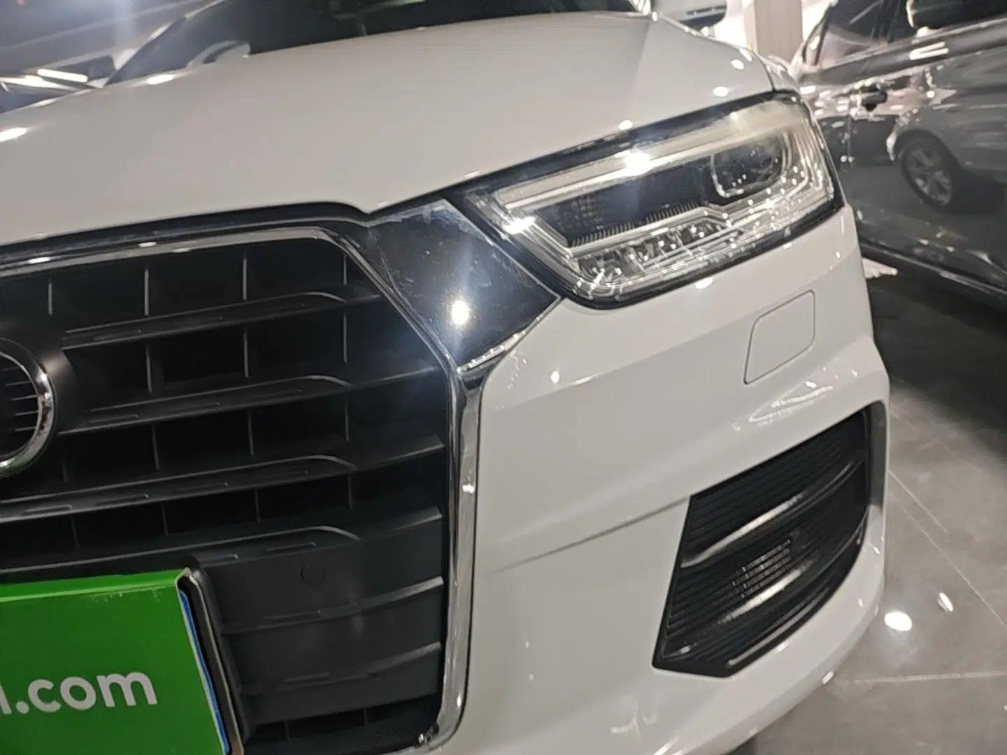 Audi Q3 2018 30th Anniversary Edition 30 TFSI Fashion Model — миниатюра 8