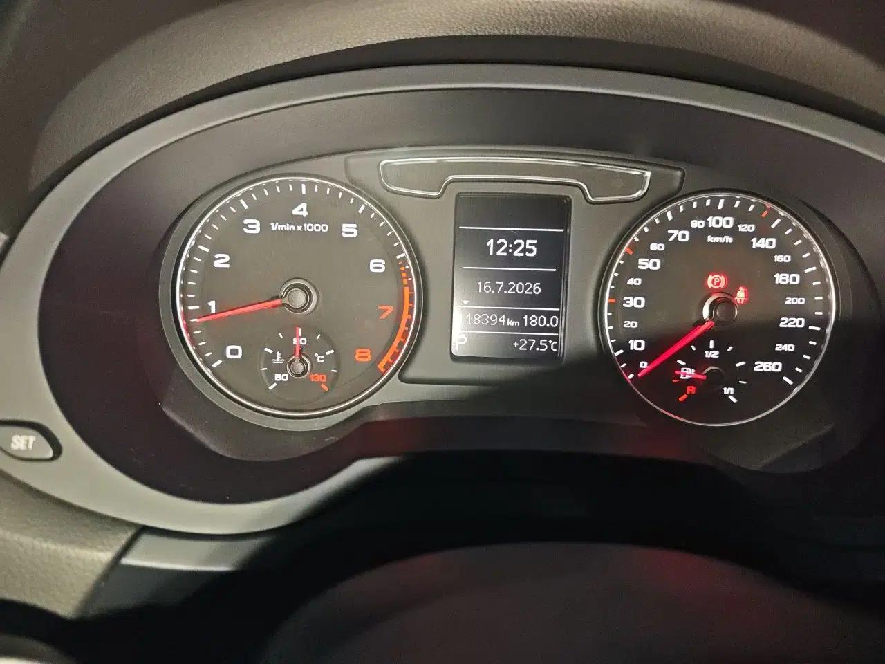 Audi Q3 2017 30 TFSI Fashion Model — миниатюра 12
