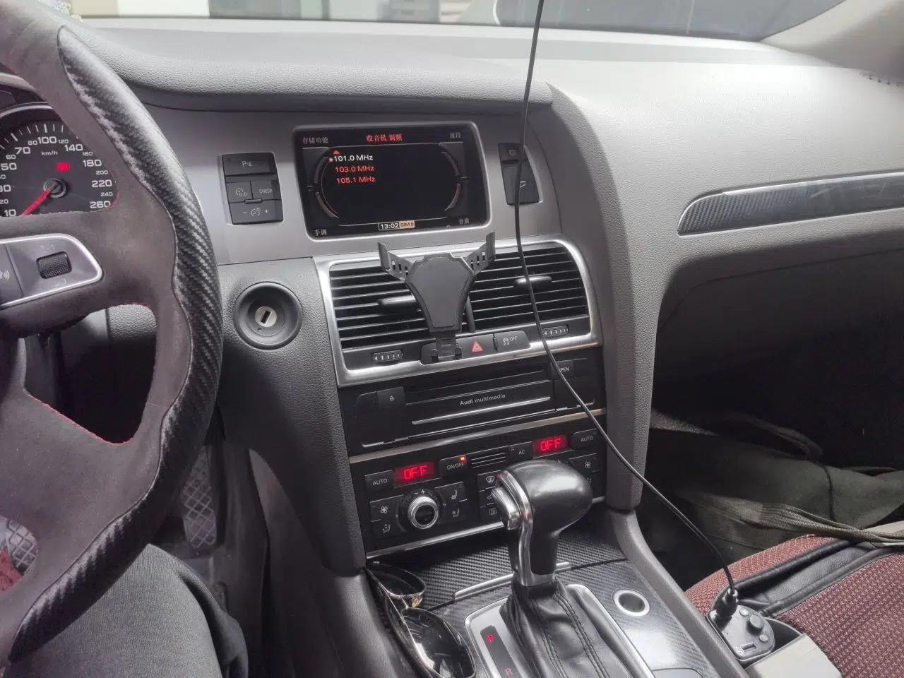 Audi Q7 2011 3.0 TFSI Technology (200kW) — миниатюра 13