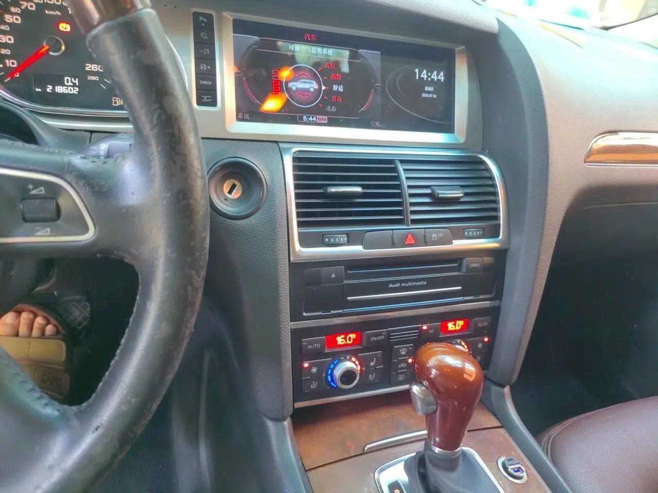 Audi Q7 2011 3.0 TFSI Comfort Model (245kW) — миниатюра 13