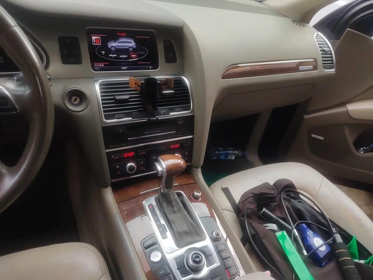 Audi Q7 2012 3.0 TFSI Comfort Model (200kW) — миниатюра 13