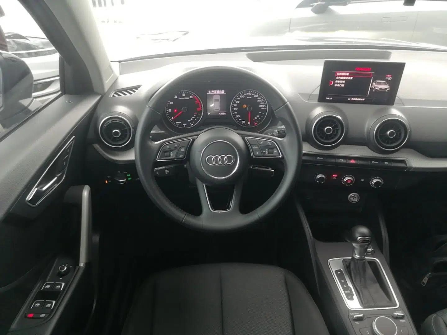 Audi Q2L 2020 35 TFSI Ambition Dynamic Edition — миниатюра 13