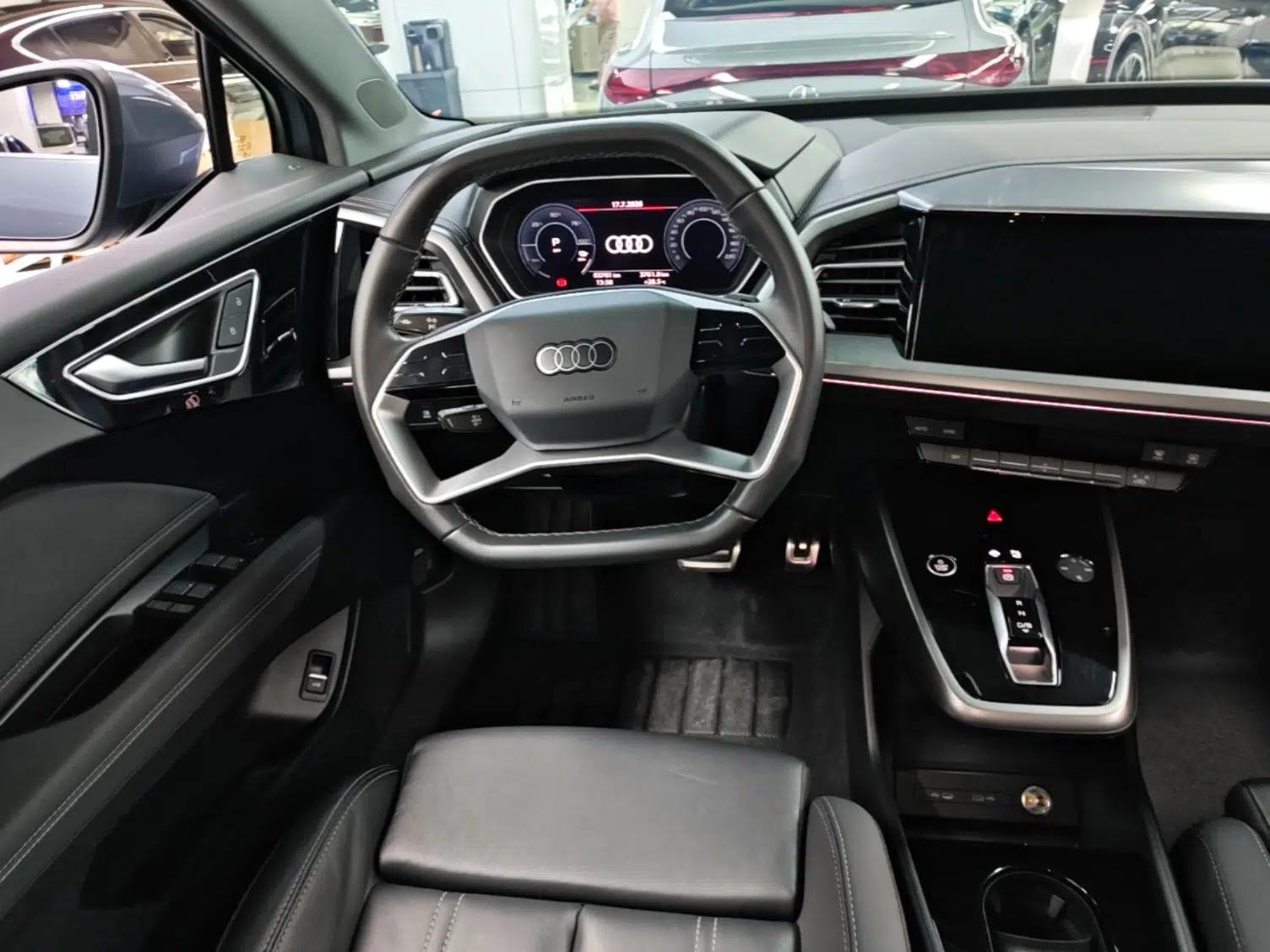 Audi Q4 e-tron 2023 40 e-tron Adventure Edition — миниатюра 13