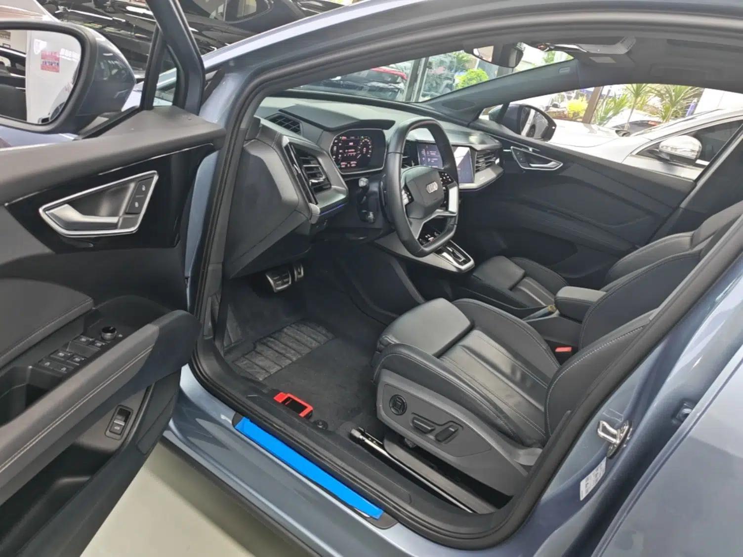 Audi Q4 e-tron 2023 40 e-tron Adventure Edition — миниатюра 18