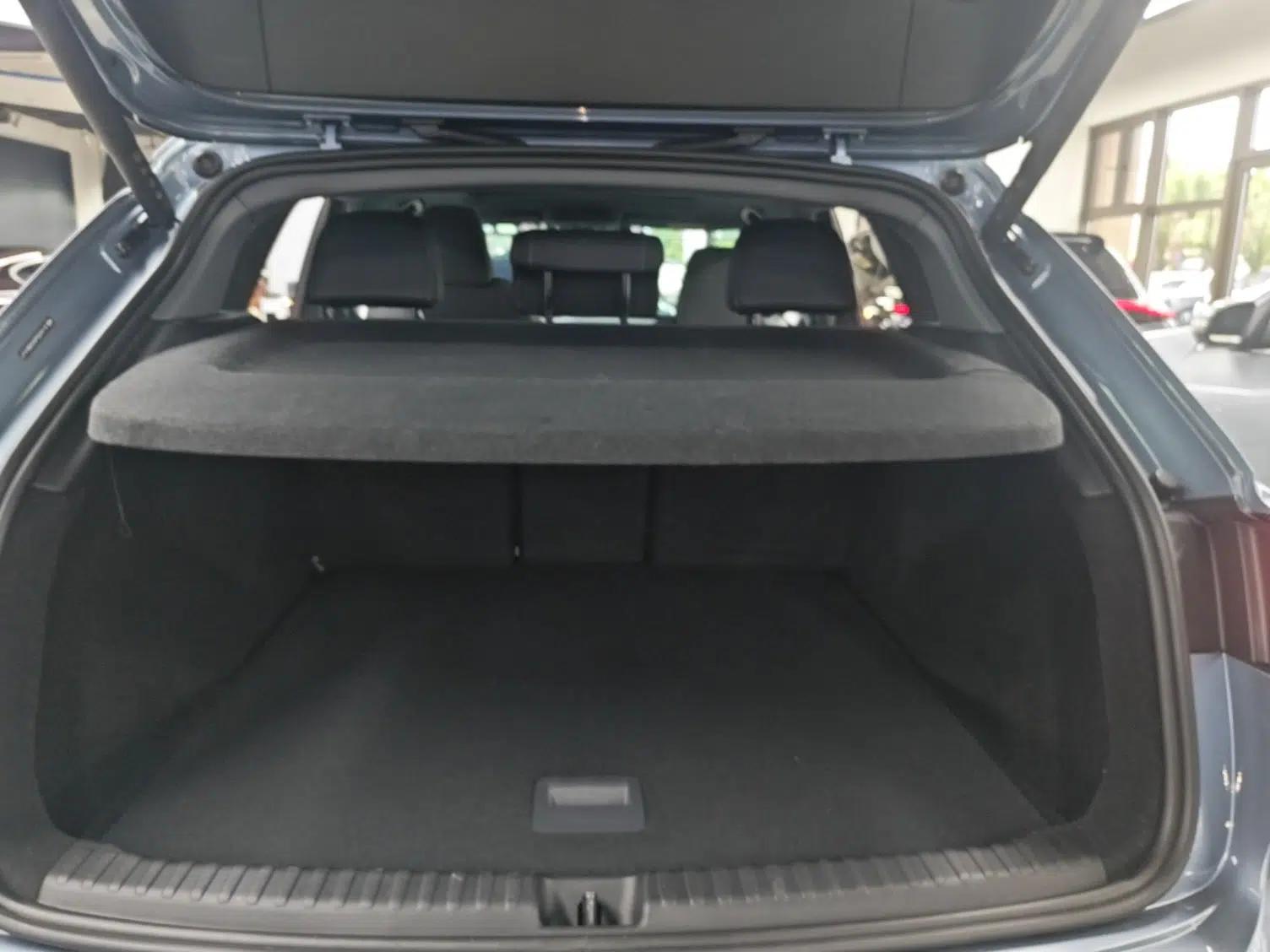 Audi Q4 e-tron 2023 40 e-tron Adventure Edition — миниатюра 22