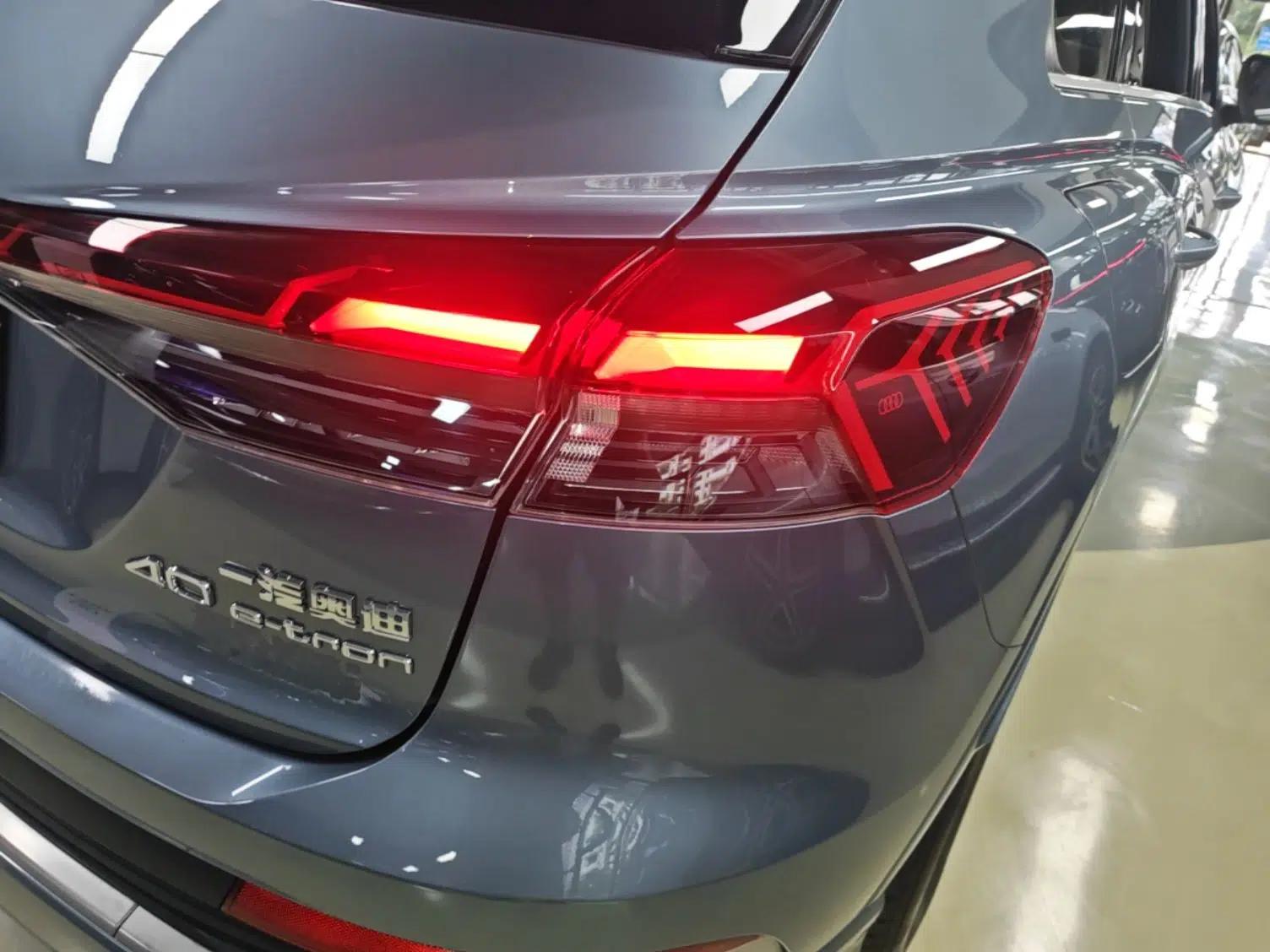 Audi Q4 e-tron 2023 40 e-tron Adventure Edition — миниатюра 9