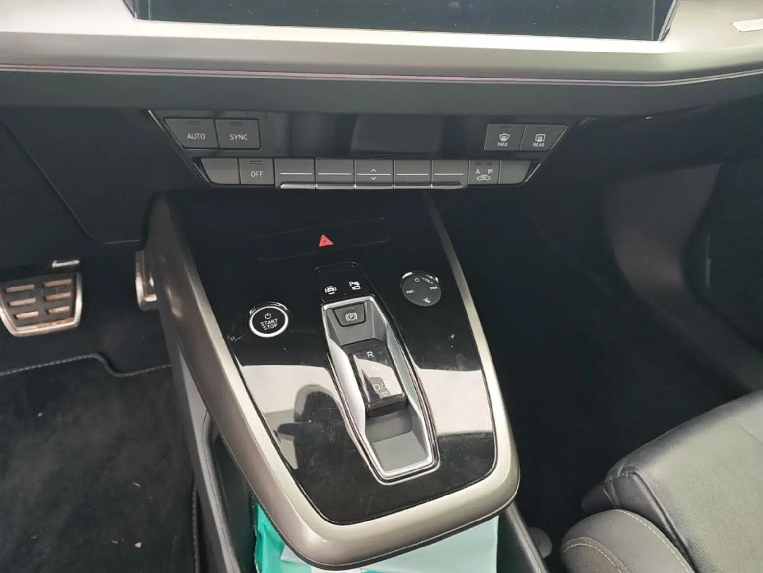 Audi Q4 e-tron 2023 40 e-tron Adventure Edition — миниатюра 16