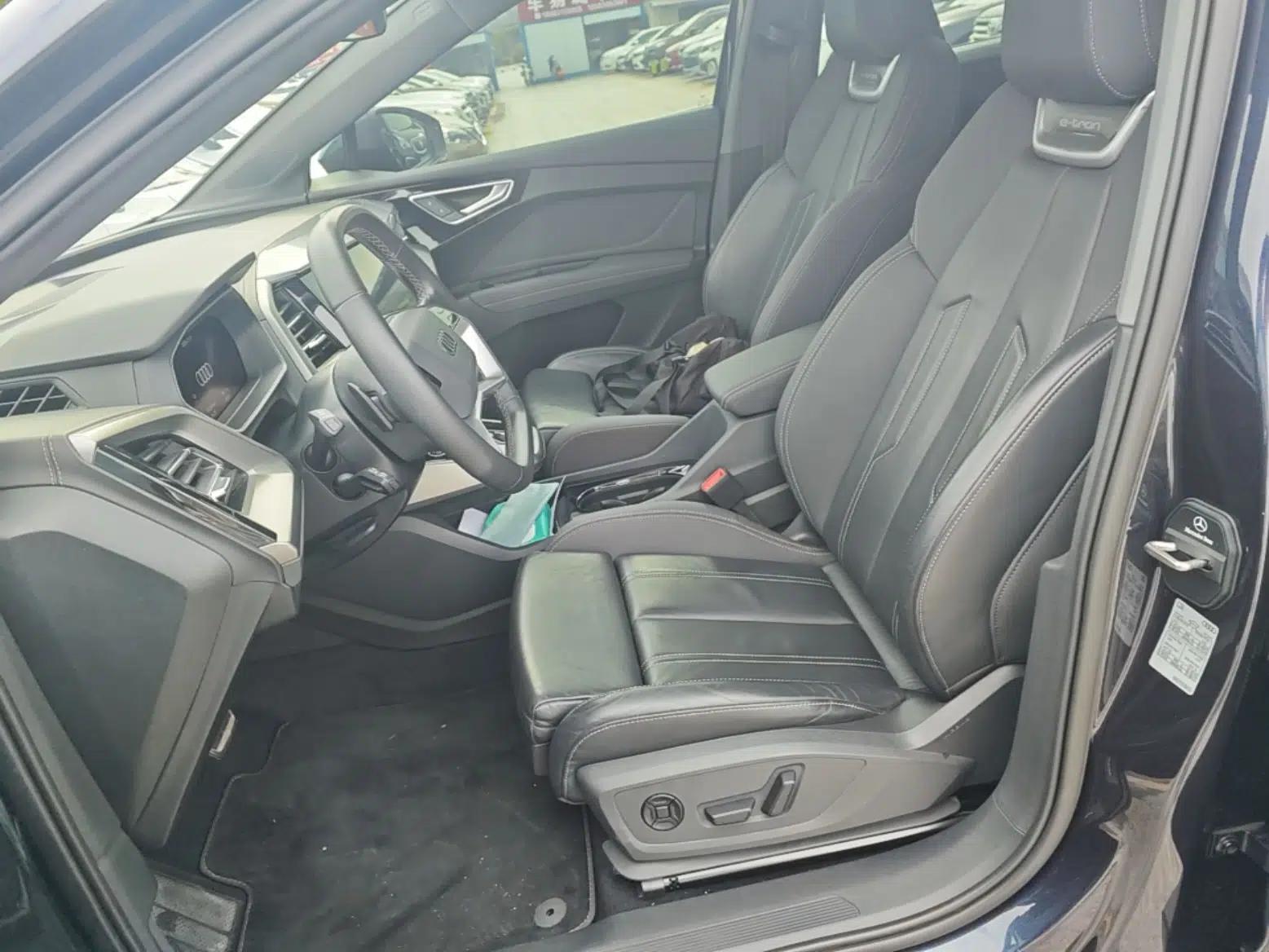 Audi Q4 e-tron 2023 40 e-tron Adventure Edition — миниатюра 17