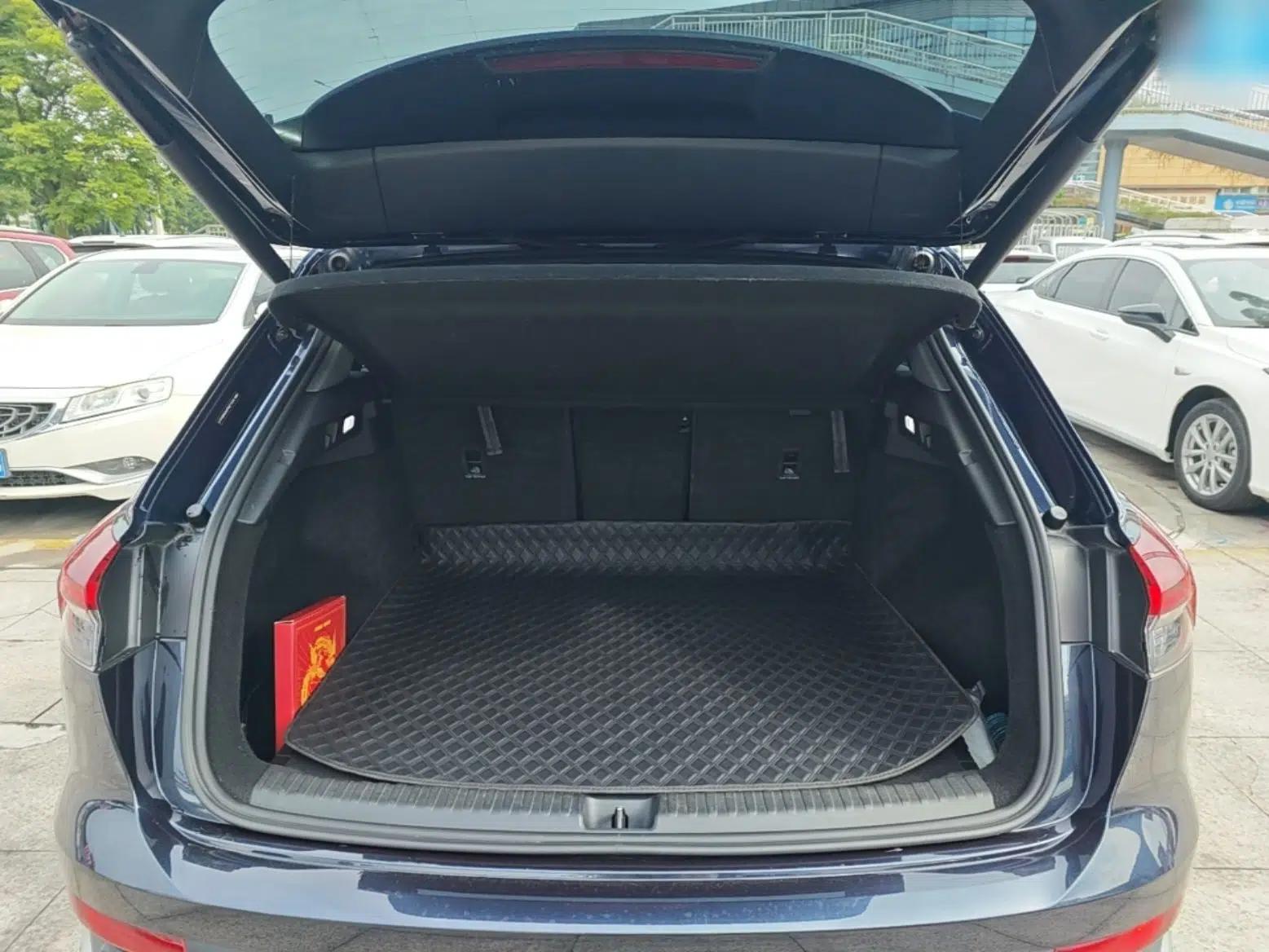 Audi Q4 e-tron 2023 40 e-tron Adventure Edition — миниатюра 22