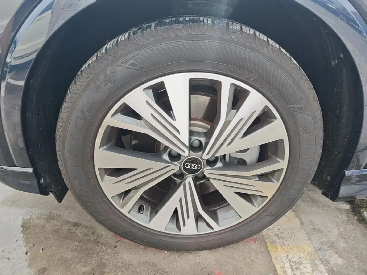 Audi Q4 e-tron 2023 40 e-tron Adventure Edition — миниатюра 10