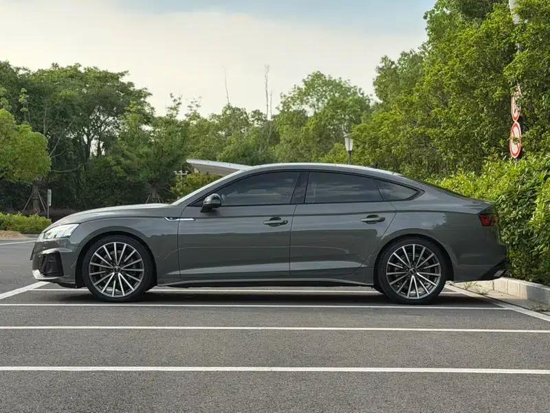 Audi A5 2024 Sportback 40 TFSI quattro Luxury Dynamic — миниатюра 3