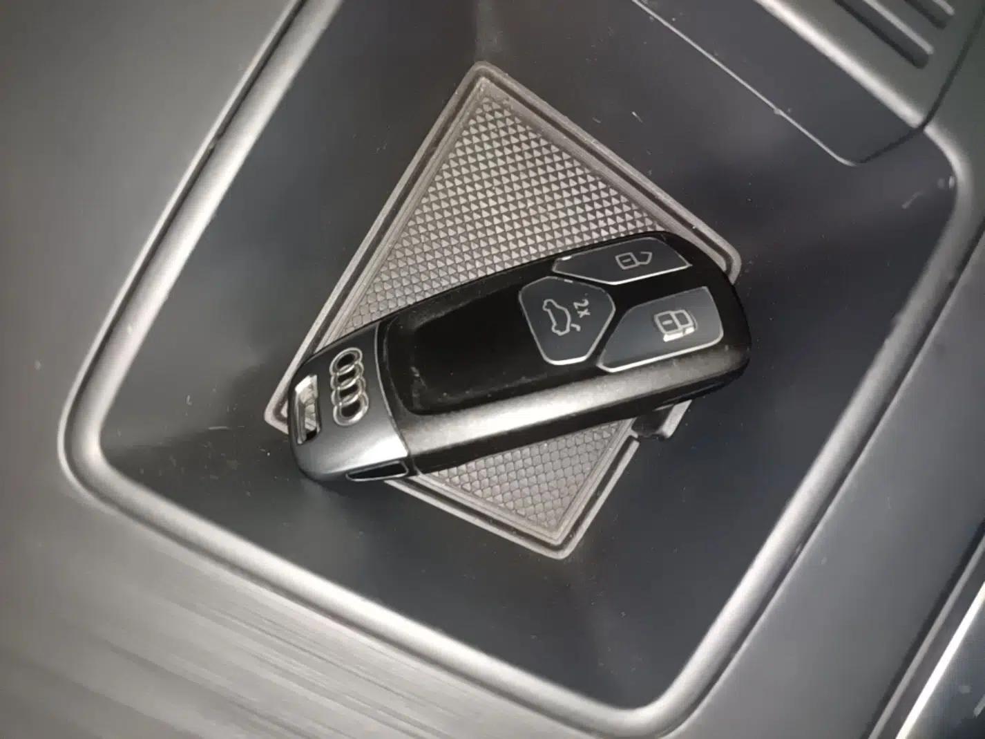 Audi Q5L Sportback 2021 40 TFSI Fashion Model — миниатюра 28