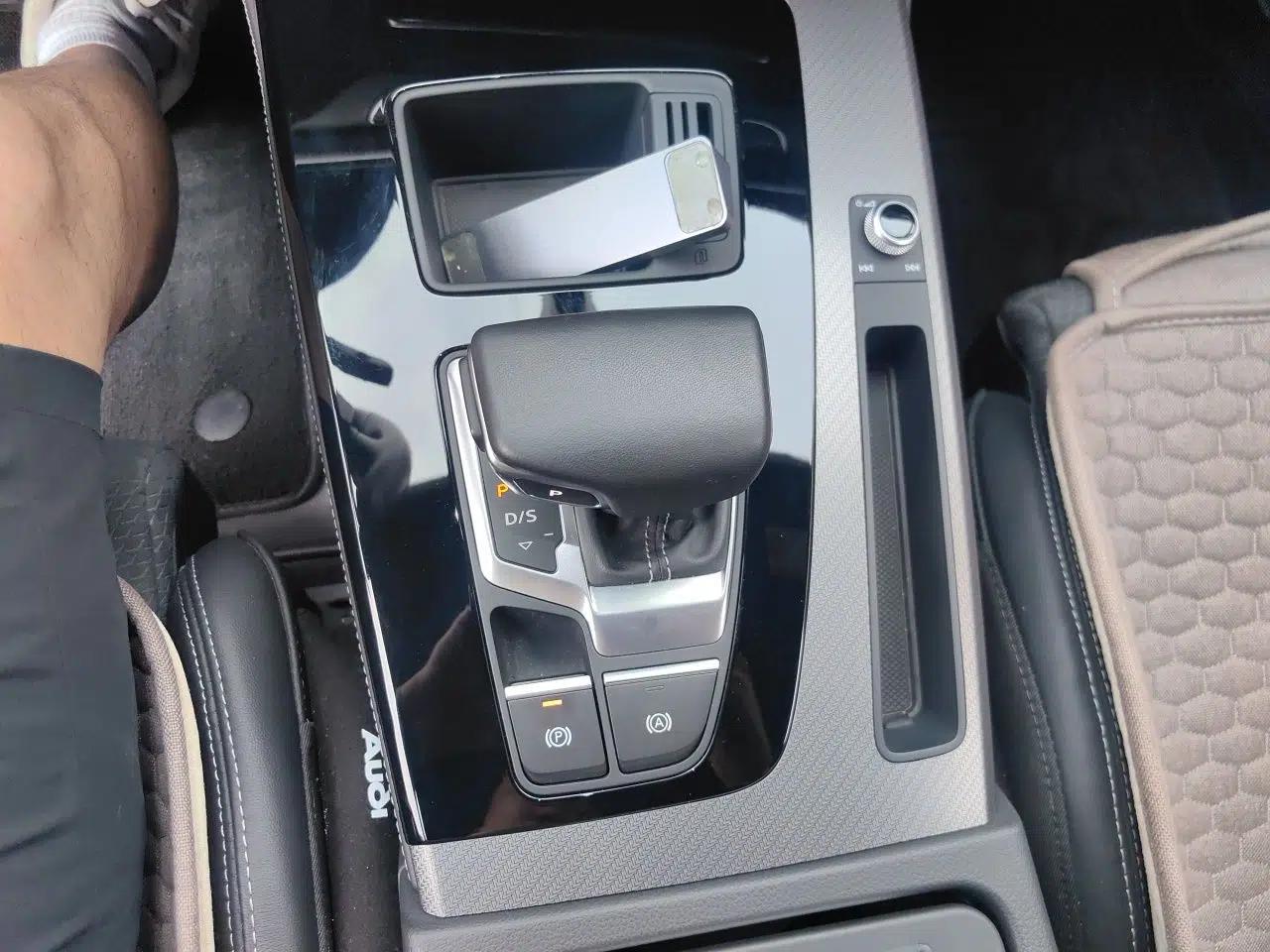 Audi Q5L Sportback 2022 Updated 40 TFSI Luxury Edition — миниатюра 14