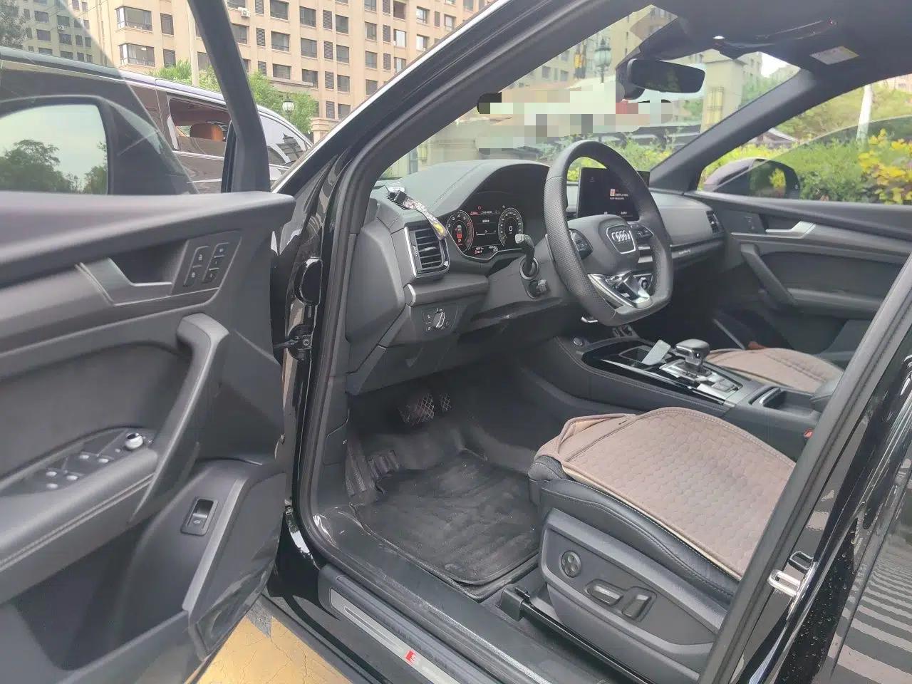 Audi Q5L Sportback 2022 Updated 40 TFSI Luxury Edition — миниатюра 16