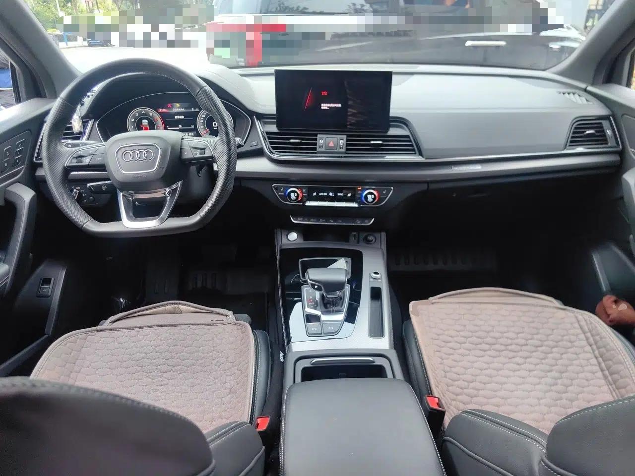 Audi Q5L Sportback 2022 Updated 40 TFSI Luxury Edition — миниатюра 9
