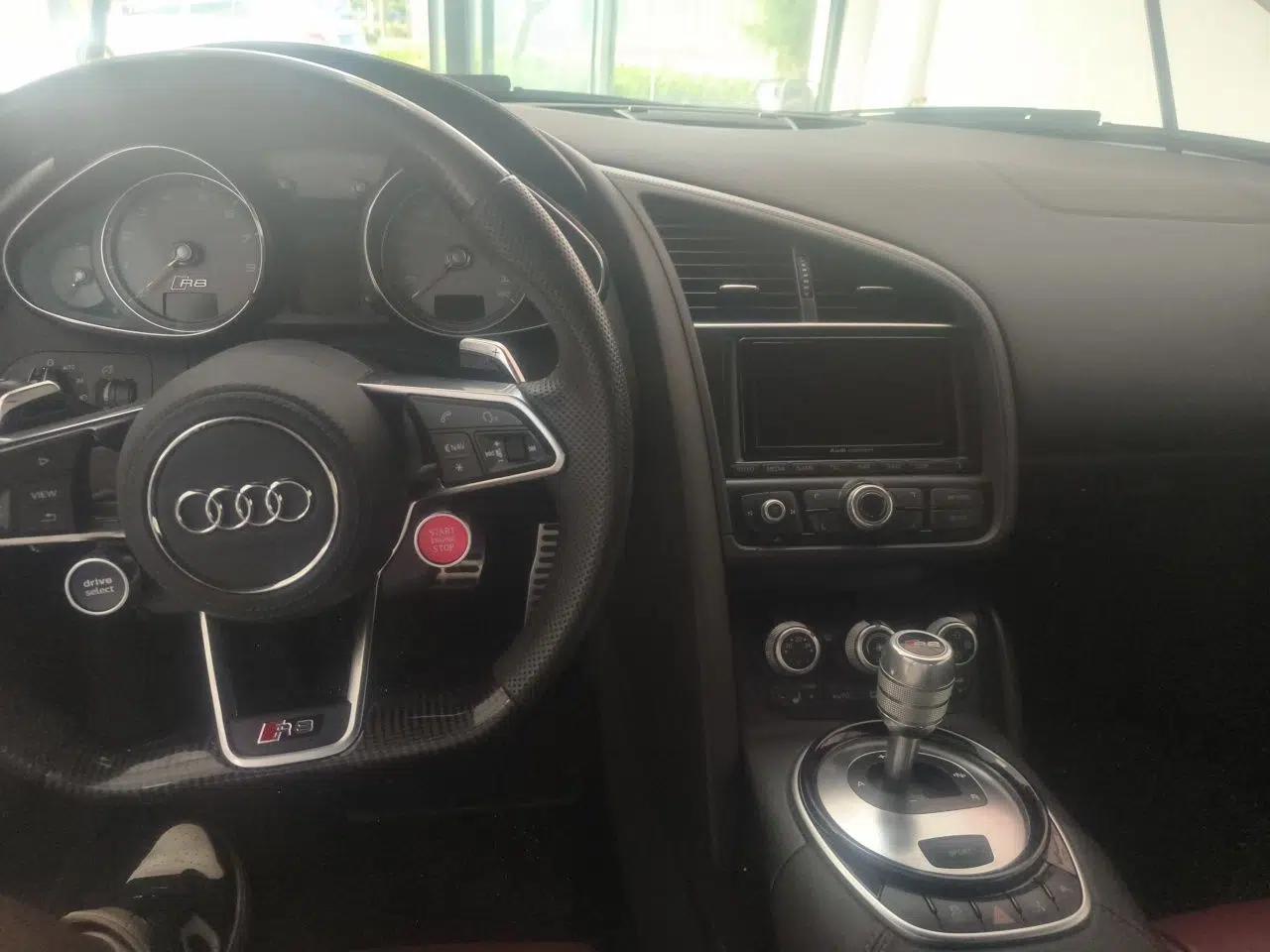 Audi R8 2014 4.2 FSI quattro — миниатюра 9