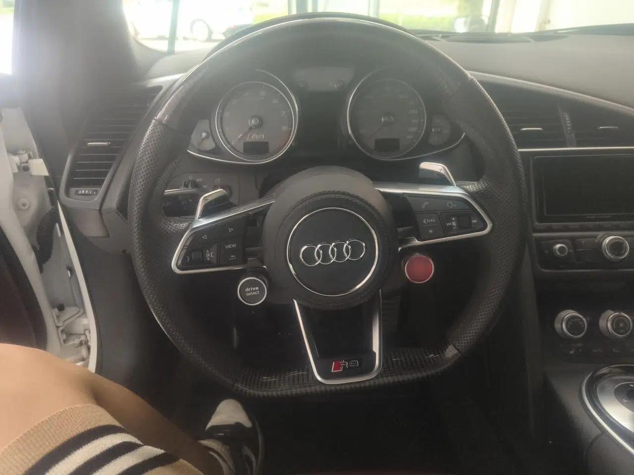 Audi R8 2014 4.2 FSI quattro — миниатюра 10