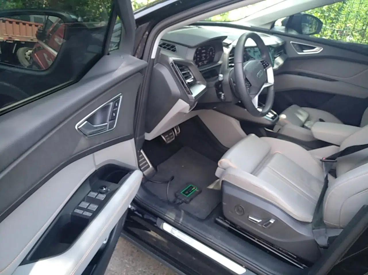 Audi Q5 e-tron 2023 40 e-tron Starry Edition Luxury Package — миниатюра 18