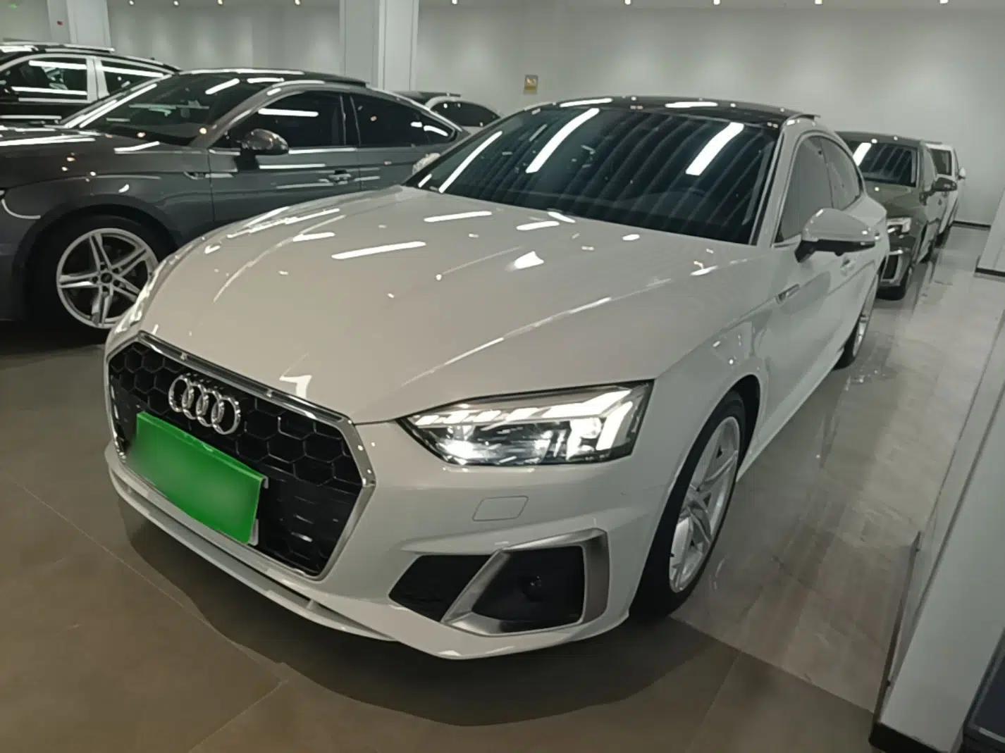 Audi A5 2023 Sportback 40 TFSI Fashionable and Dynamic Model — миниатюра 1