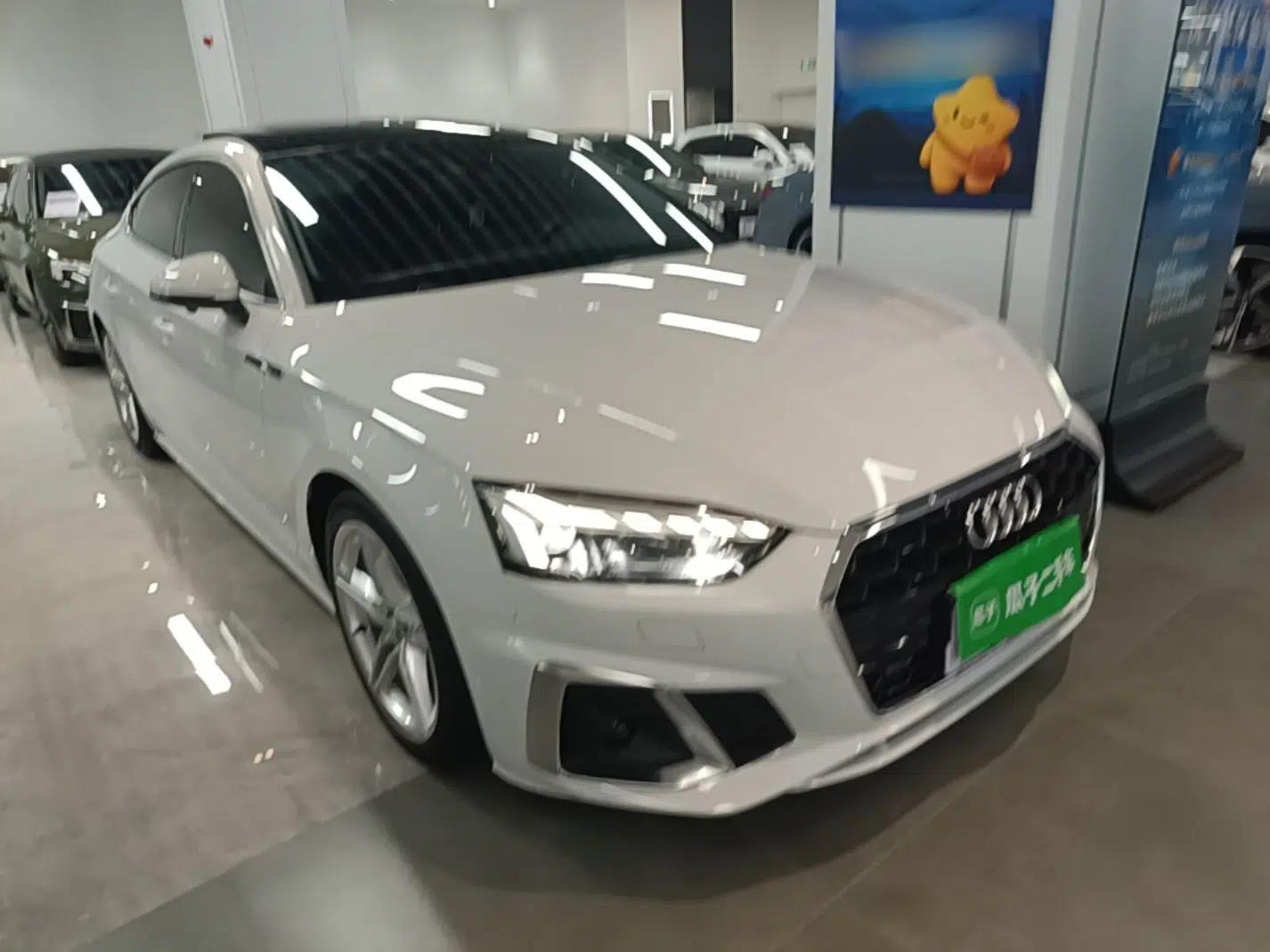 Audi A5 2023 Sportback 40 TFSI Fashionable and Dynamic Model — миниатюра 3