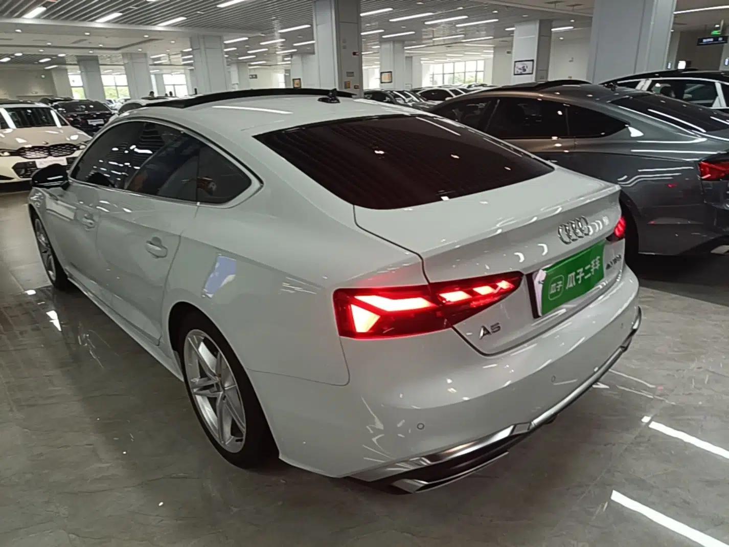 Audi A5 2023 Sportback 40 TFSI Fashionable and Dynamic Model — миниатюра 4